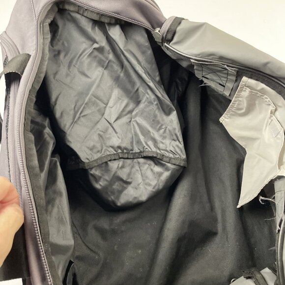 Nike Training Duffle Bag Medium Gym Black Gray Shoulder Strap Zip Shoe Pocket - Picture 13 of 13